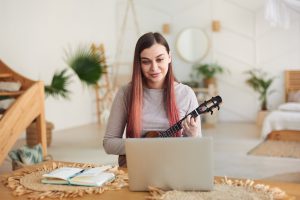 Od momentu premiery, laptop Microsoft Surface Go 2 stał się istotnym graczem w branży, wzbudzając spore zainteresowanie