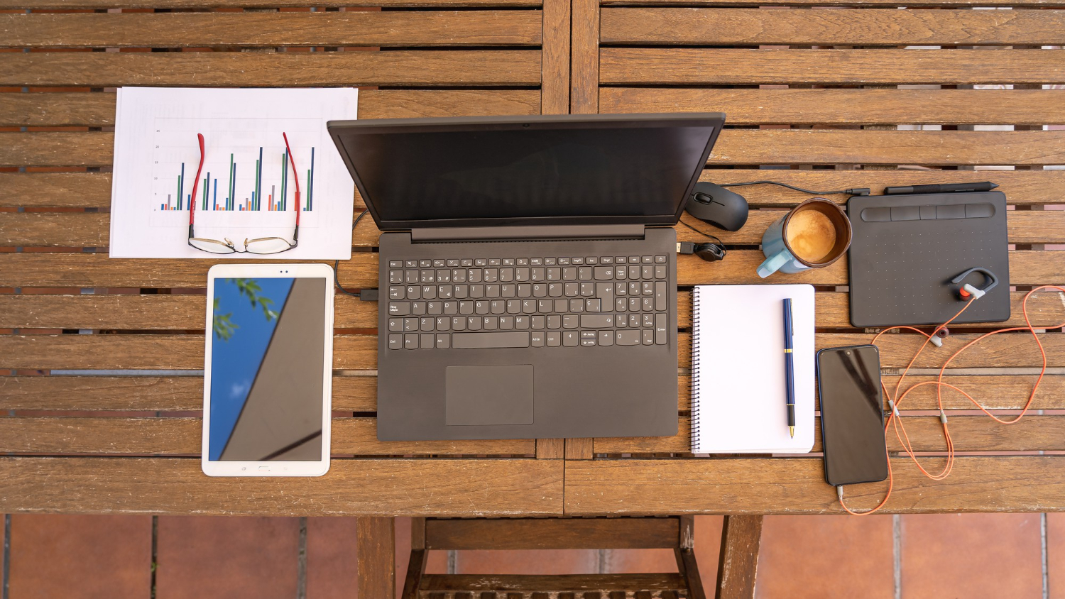 Laptopy biurowe charakteryzują się kompaktową budową, lekkością i wygodą użytkowania